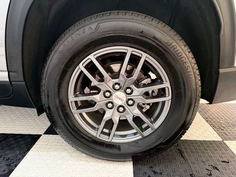 Used 2025 GMC Acadia Elevation image 11