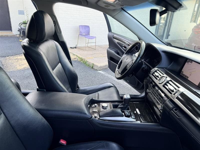 Used 2015 Lexus LS 460 AWD w/ Comfort Package image 13