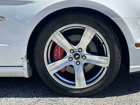 Used 2014 Ford Mustang GT Premium image 13