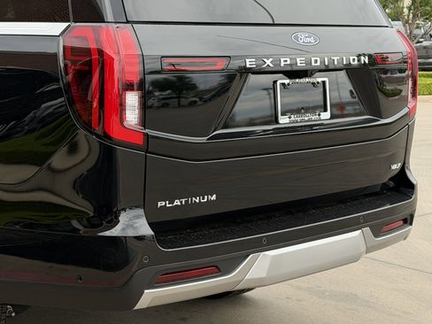 New 2025 Ford Expedition Max Platinum w/ Driver's Package AWD/4WD image 7