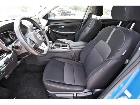 Certified 2025 Nissan Sentra SV w/ All-Weather Package FWD image 4