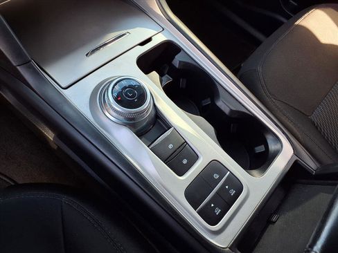 Used 2023 Ford Explorer XLT image 11