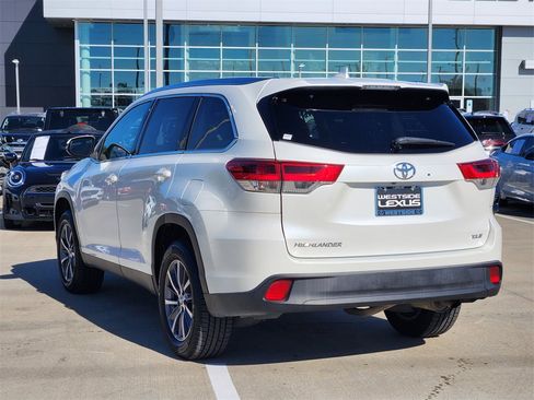 Used 2019 Toyota Highlander XLE image 5