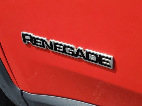 Used 2018 Jeep Renegade Latitude w/ Popular Equipment Group FWD image 33