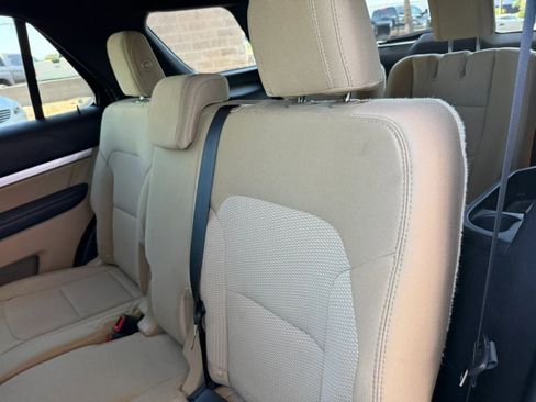 Used 2017 Ford Explorer XLT FWD image 46