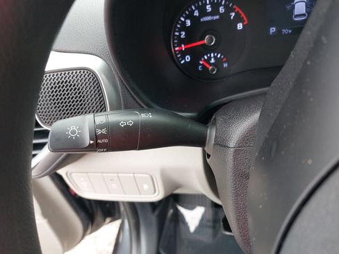 Used 2020 Kia Soul LX FWD image 25