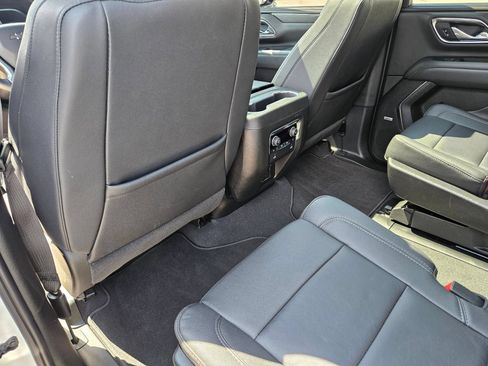 Used 2023 Chevrolet Tahoe Z71 w/ Luxury Package AWD/4WD image 25