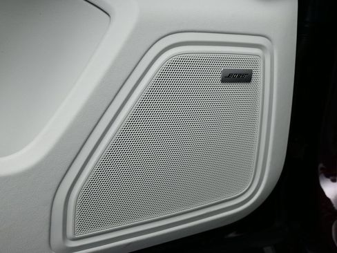 Certified 2026 Porsche Macan AWD/4WD image 16