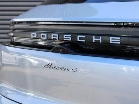 Used 2024 Porsche Macan 4 Electric image 14