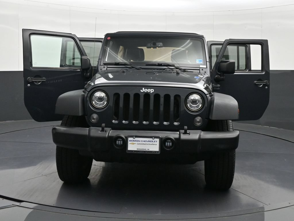 Used 2017 Jeep Wrangler Unlimited Rubicon w/ Dual Top Group AWD/4WD image 43