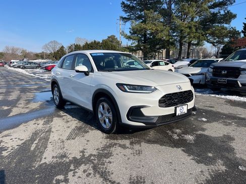 Certified 2023 Honda HR-V LX image 6