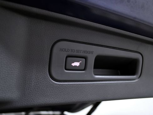 Used 2025 Honda Pilot Touring image 12