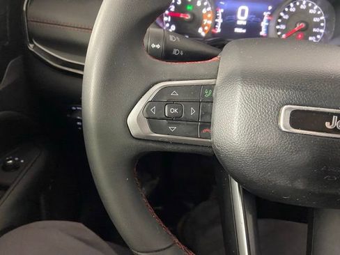 Used 2025 Jeep Compass Trailhawk image 22