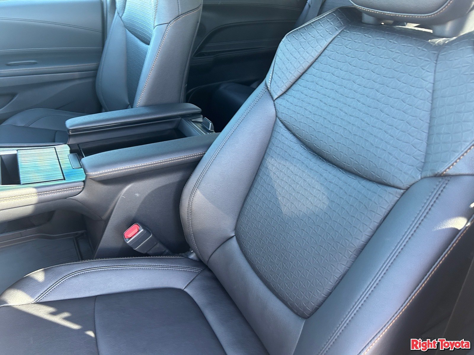 New 2026 Toyota Sienna XLE Woodland Edition AWD/4WD image 19