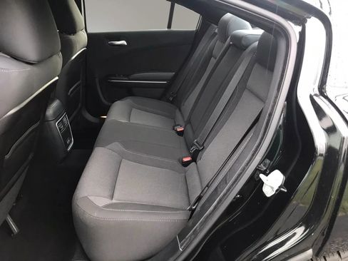 Used 2019 Dodge Charger SXT AWD/4WD image 3