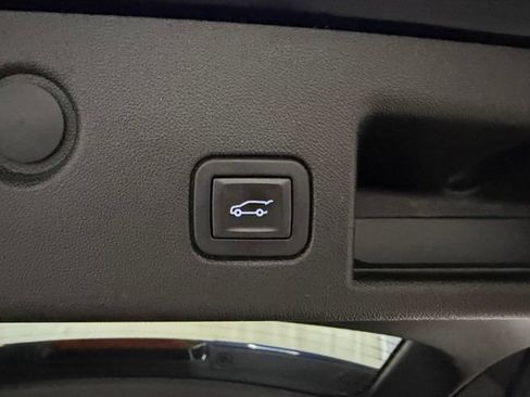 Used 2019 Chevrolet Equinox Premier AWD/4WD image 11