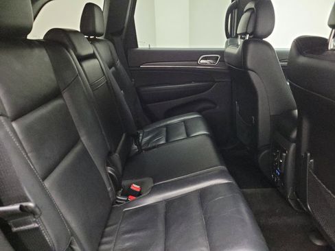 Used 2018 Jeep Grand Cherokee Limited image 19