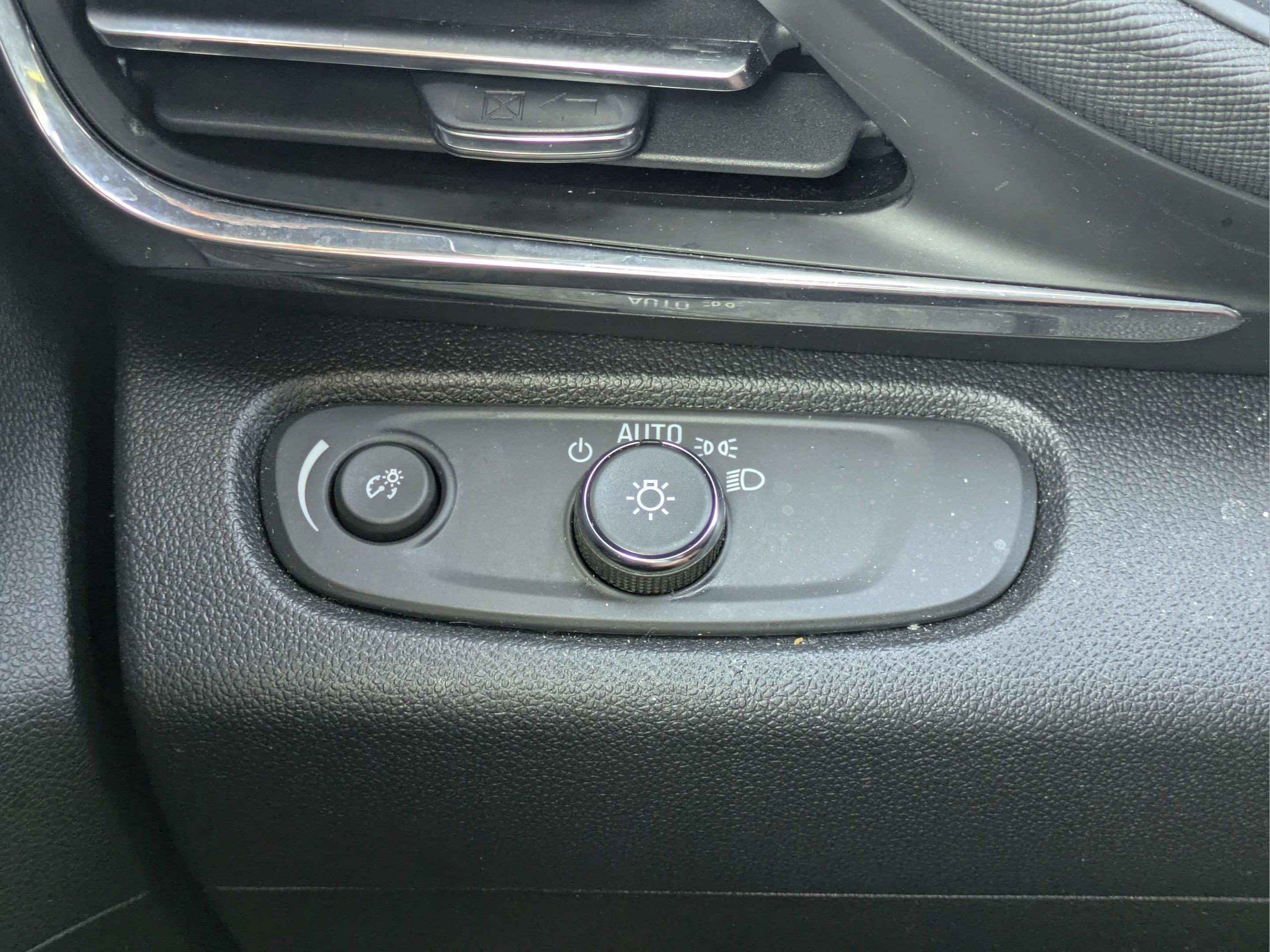Used 2026 Buick Envista Preferred FWD image 23