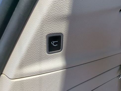 Used 2021 Chrysler Pacifica Limited FWD image 39
