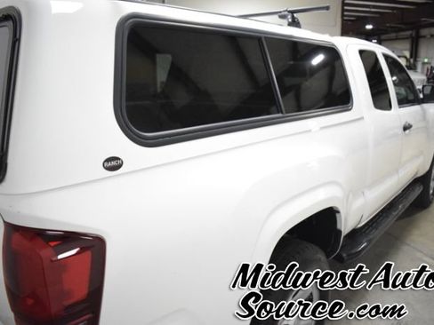 Used 2022 Toyota Tacoma SR RWD image 5