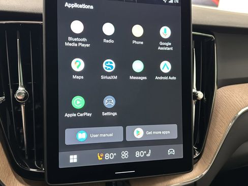 Used 2026 Volvo XC60 B5 Plus w/ Climate Package image 17