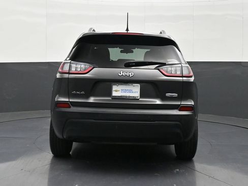 Used 2019 Jeep Cherokee Latitude Plus AWD/4WD image 4