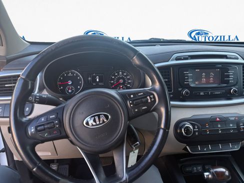 Used 2016 Kia Sorento FWD w/ LX Convenience Package image 9