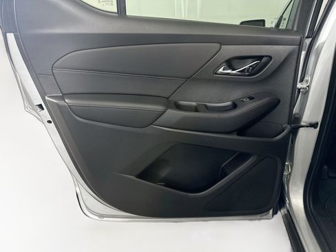 Used 2022 Chevrolet Traverse LT AWD/4WD image 26