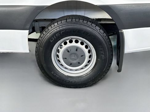 Used 2022 Mercedes-Benz Sprinter 1500 image 32
