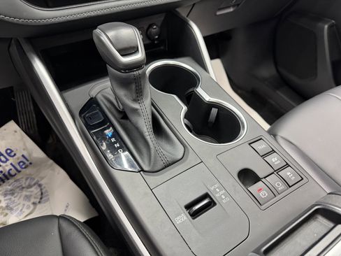 Used 2024 Toyota Highlander XLE image 21