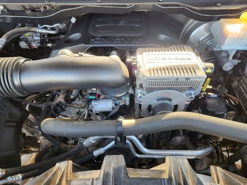 Used 2023 RAM 1500 Laramie AWD/4WD image 31