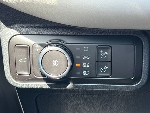 Used 2026 Ford Explorer Active AWD/4WD image 19