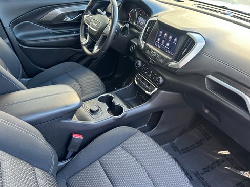 Used 2024 GMC Terrain SLE image 20