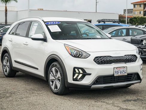Used 2022 Kia Niro LX image 3