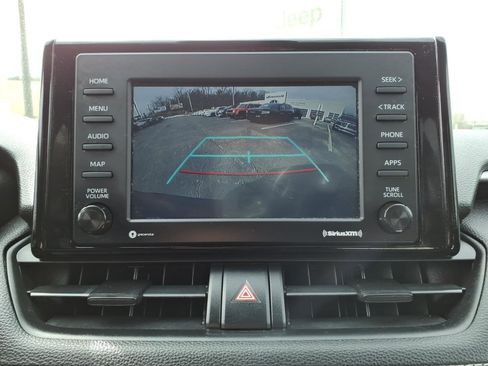 Used 2021 Toyota RAV4 XLE image 12