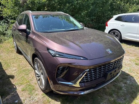 Used 2025 Buick Envision Avenir AWD/4WD image 3