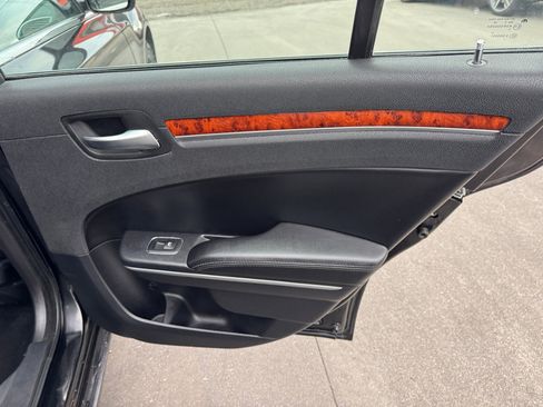 Used 2013 Chrysler 300 image 16