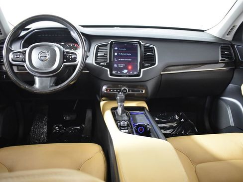 Used 2016 Volvo XC90 T6 Momentum w/ Momentum Plus Package AWD/4WD image 24
