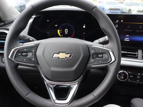 New 2026 Chevrolet Trax LT w/ Sunroof Package FWD image 7