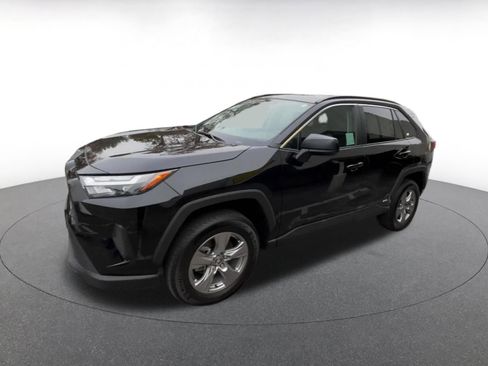 Used 2025 Toyota RAV4 LE image 8