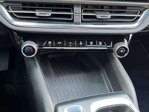 Used 2025 Chevrolet Equinox EV LT FWD image 25