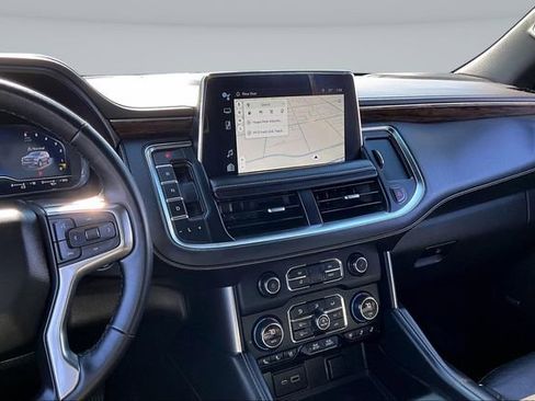 Used 2023 Chevrolet Suburban Premier image 9