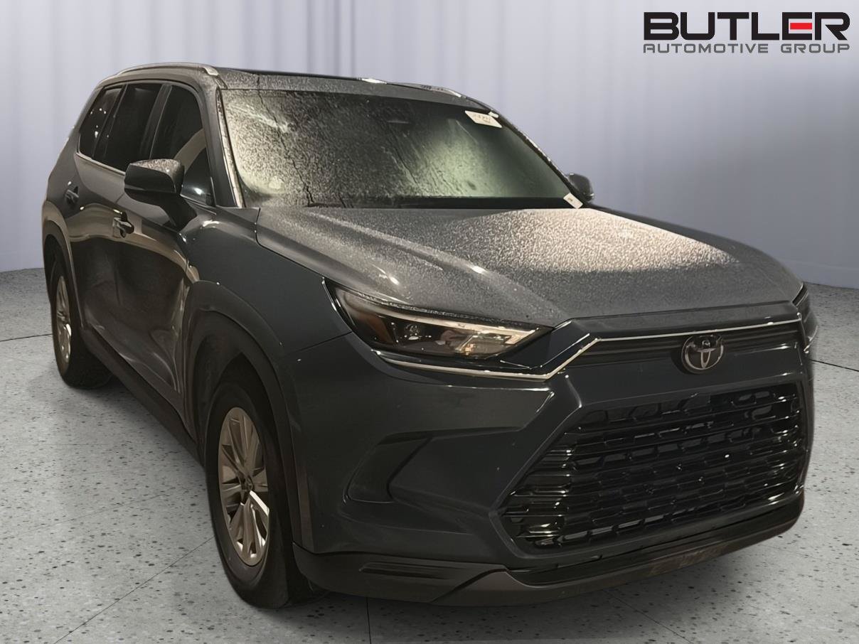 Used 2025 Toyota Grand Highlander AWD image 5