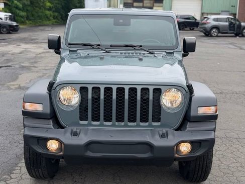 Used 2024 Jeep Wrangler Sport AWD/4WD image 2