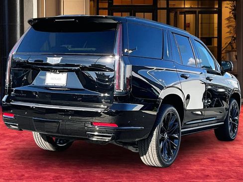 New 2026 Cadillac Escalade Platinum Sport w/ LPO, ONYX Package AWD/4WD image 6