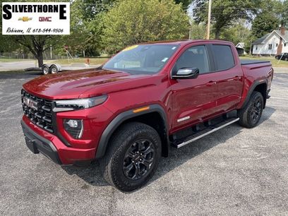 Used 2025 GMC Canyon Elevation