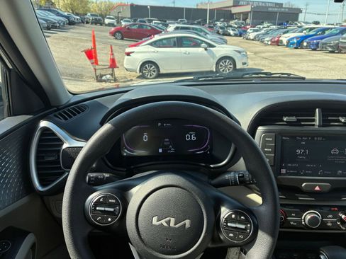Used 2025 Kia Soul LX w/ LX Technology Package image 29