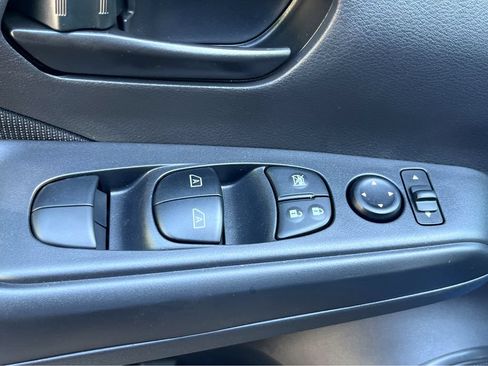 Certified 2023 Nissan Kicks SV FWD image 19