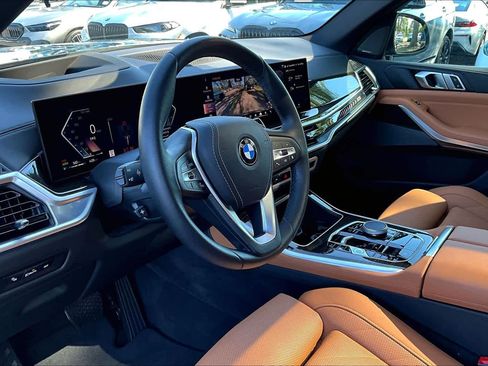 Certified 2024 BMW X5 xDrive40i w/ Premium Package AWD/4WD image 18