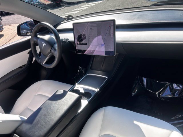 Used 2022 Tesla Model Y Long Range AWD/4WD image 24